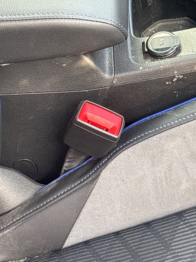 [EPE-123303] Interruptor de cinturón seguridad delantero derecho para VW Golf 2.0 TSI R 2023