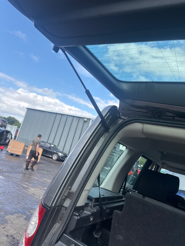 [EPE-123414] Amortiguador de portón trasero izquierdo Land Rover Discovery 249 CV (306DT)