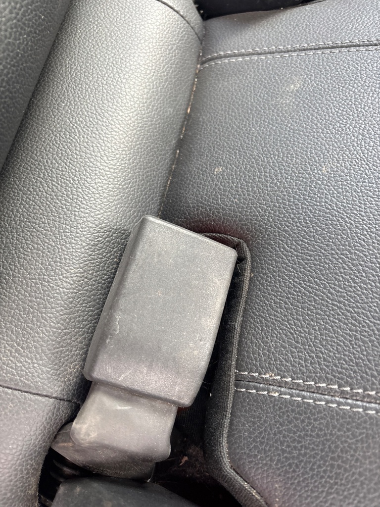[EPE-123635] Cinturón de seguridad fila central trasera 2017 Mercedes A-Klasse W176 1.6 A