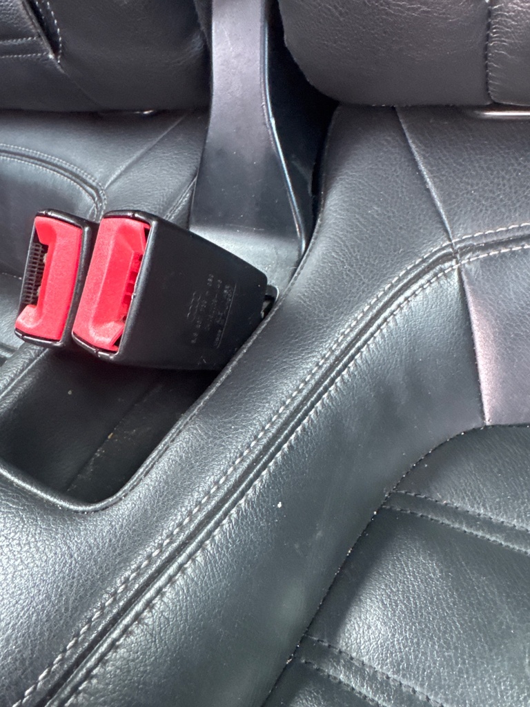 [EPE-103792] Cinturón de seguridad trasero Stalk Fila Central LH para VW SCIROCCO III 2.0 TDI 2009