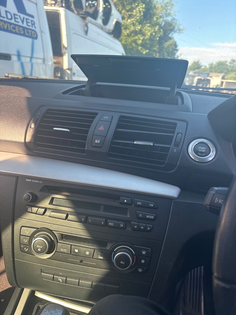 [EPE-112590] Salida de aire calefacción salpicadero BMW 1 Series 120i 2009