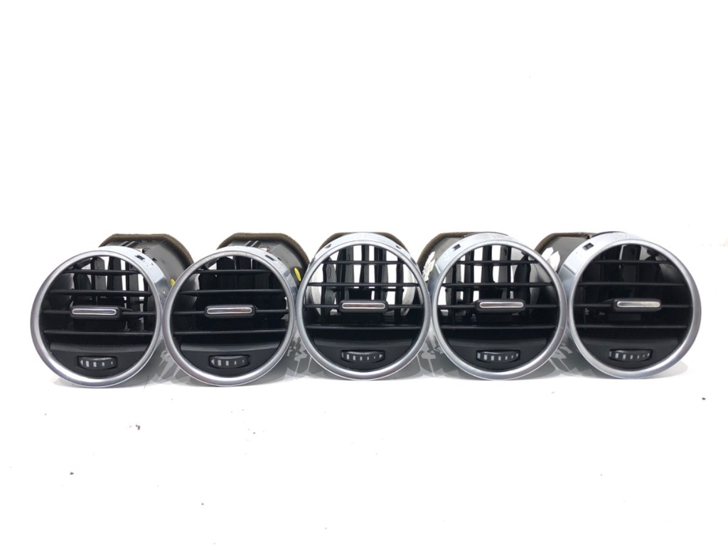 [STARK-640835] Rejilla de admisión de aire delantera SEAT EXEO (3R2) 2008-2013