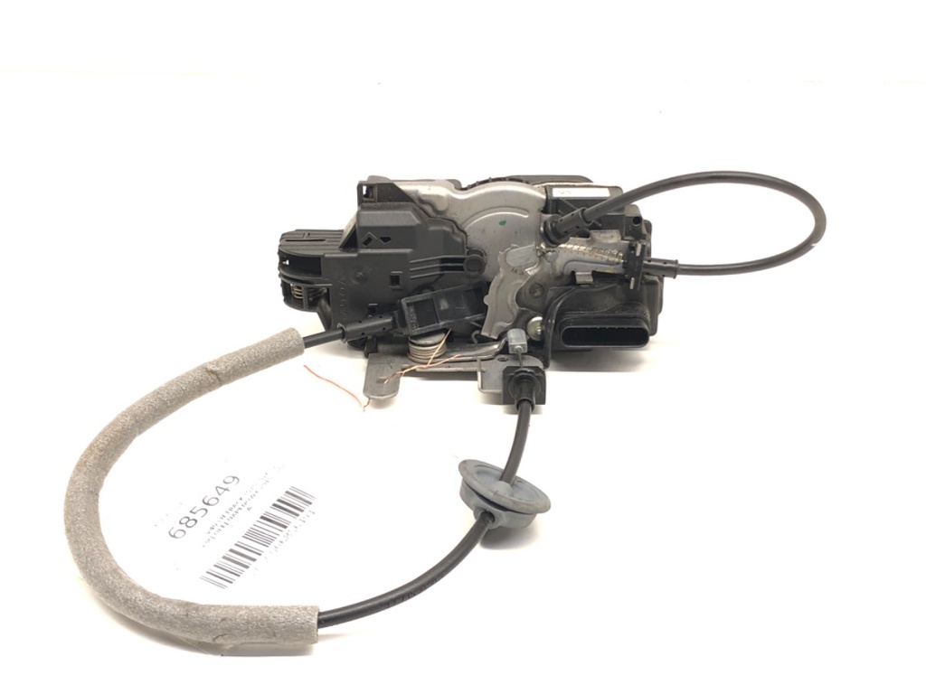 [STARK-685649] Cierre de puerta delantero derecho Volvo V40 liftback (525, 526) 2012-2022