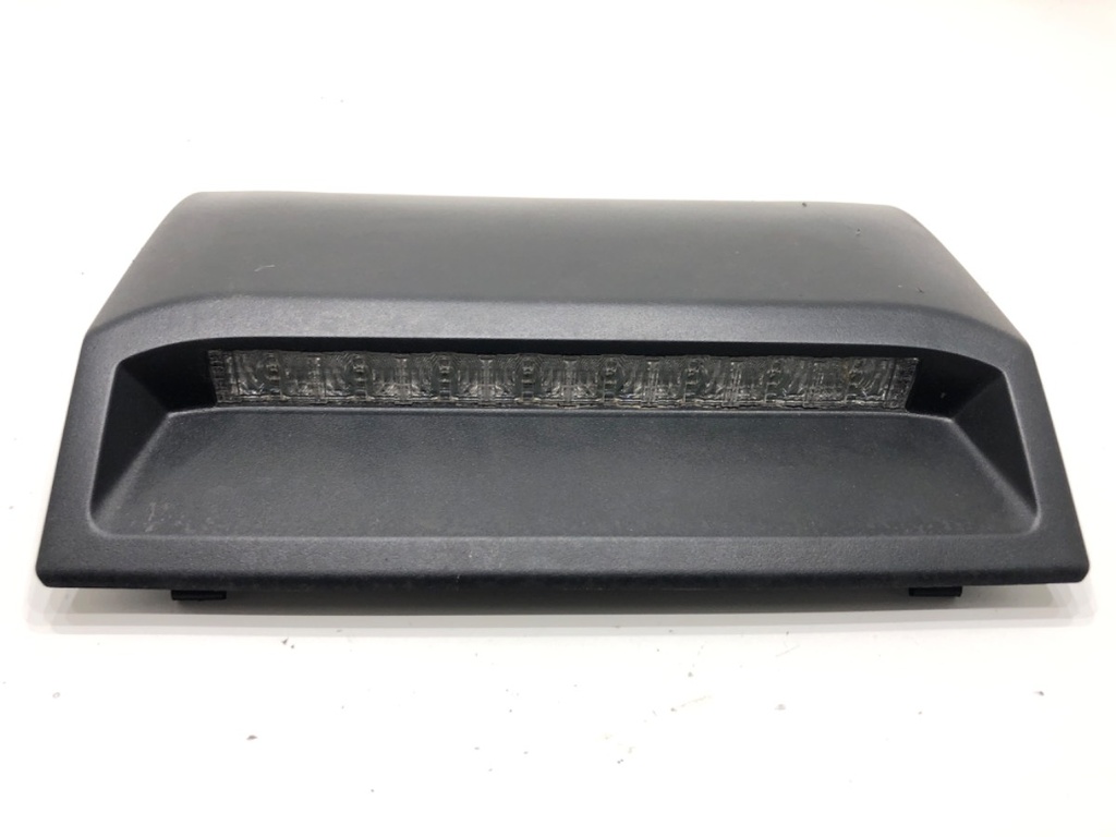 [STARK-745122] Luz de freno Toyota Corolla sedán (_E21_) 1.8 VVTi Hybrid 2019-2022