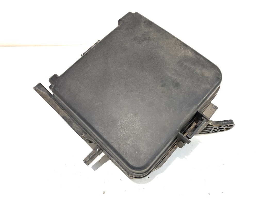 [STARK-767328] Caja de fusibles KIA CEE'D liftback (ED) 1.4 77 kW 2006-2012