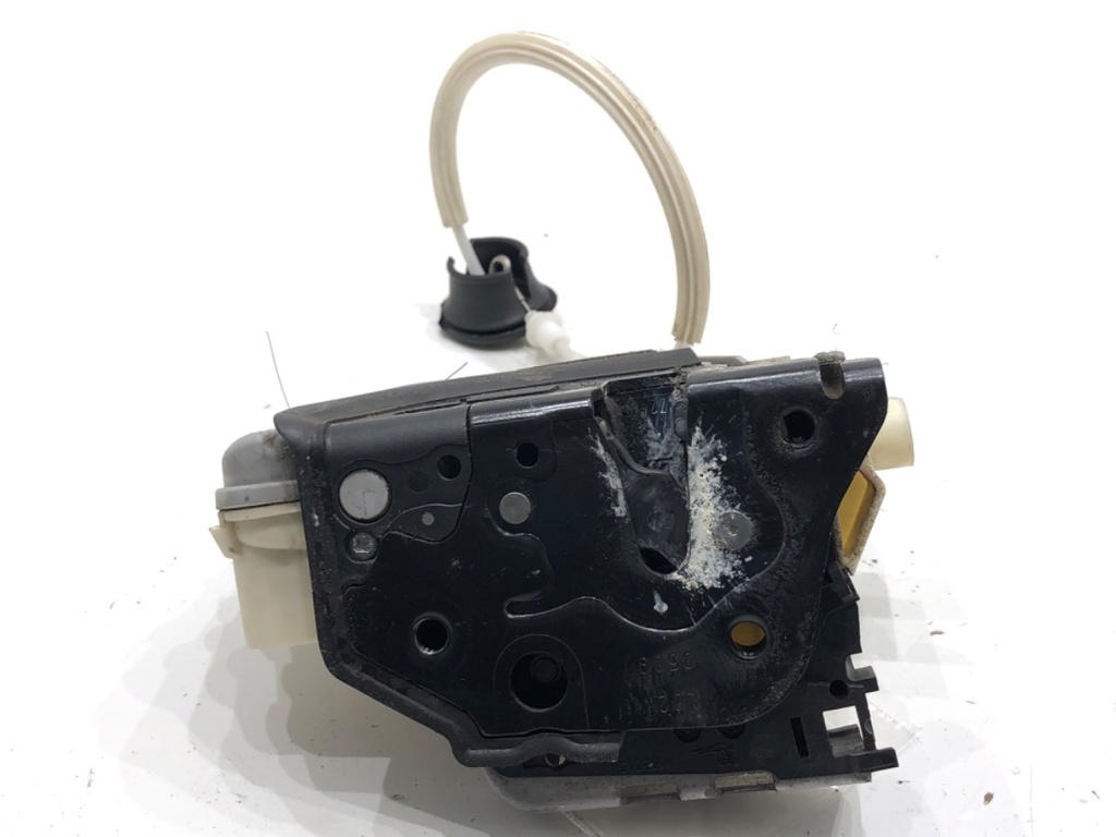 [STARK-780637] Cerradura de puerta delantera izquierda para Audi Q7 (4LB) 2006-2016