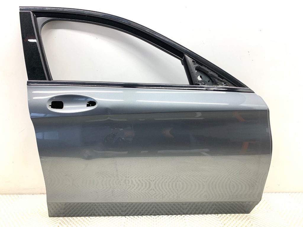 [STARK-893482] Puerta delantera derecha Mercedes-Benz Clase C (W205) 2013-2022