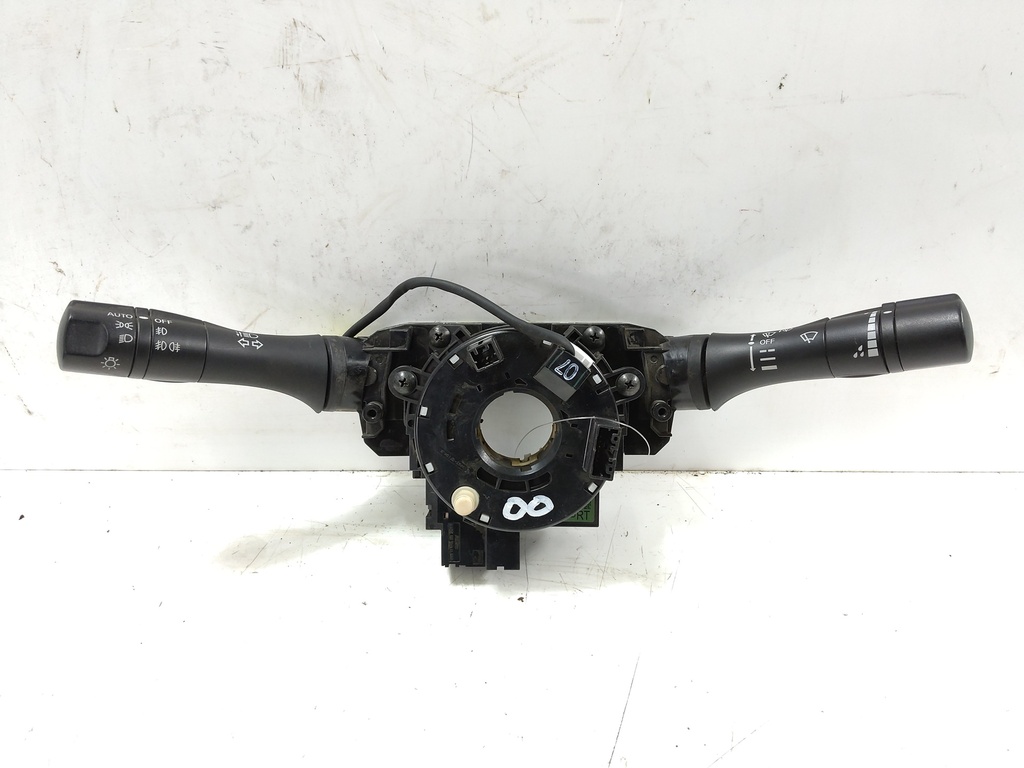 [MTD-536162] Mando en el volante Nissan Navara NP300 2018