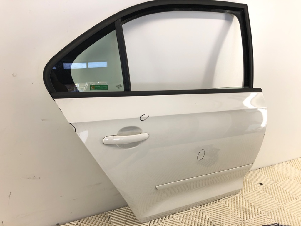 [STARK-750419] Puerta trasera derecha SKODA RAPID (NH3, NK3, NK6) 2012-2022