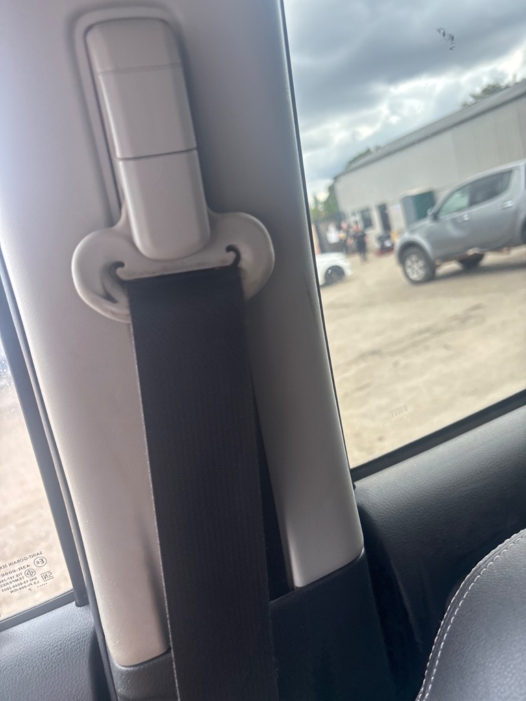 [EPE-124533] Pretensor de cinturón delantero derecho Fiat Fullback