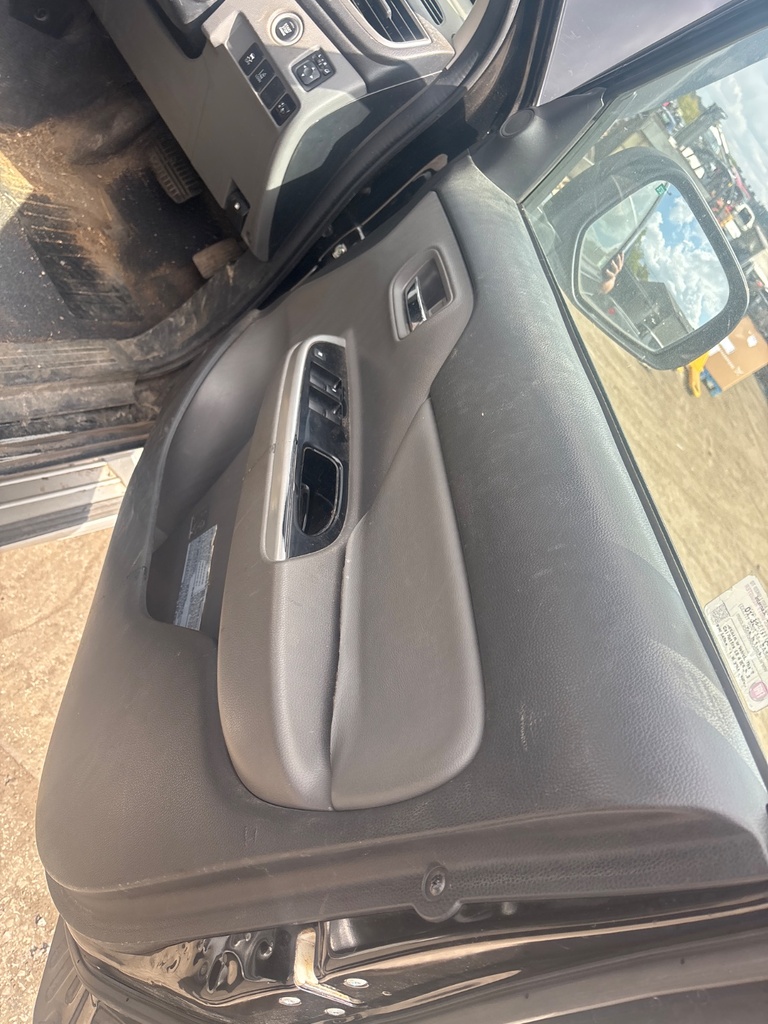[EPE-124509] Panel interior de puerta delantera derecho Fiat Fullback 2018