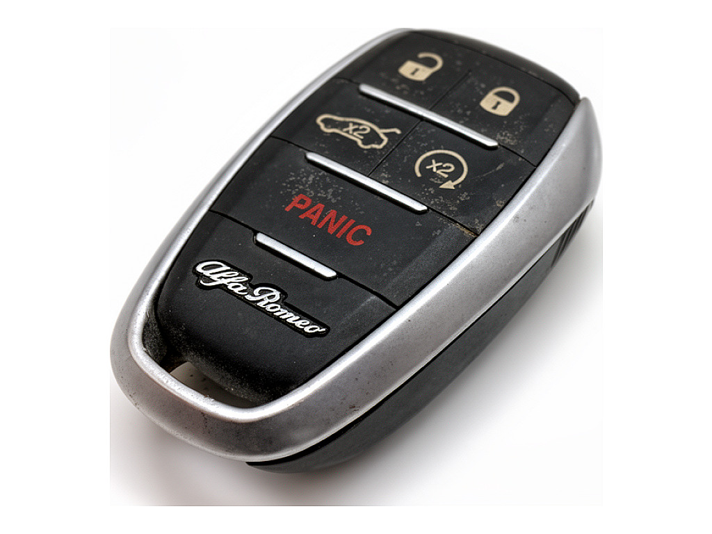 [STARK-925642] Llave de contacto Alfa Romeo Giulia (952_)