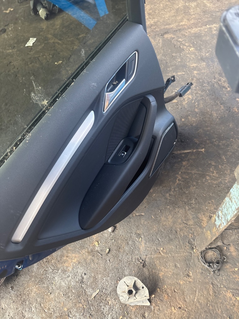 [EPE-124214] Panel de puerta Audi A3 (2012-2020)