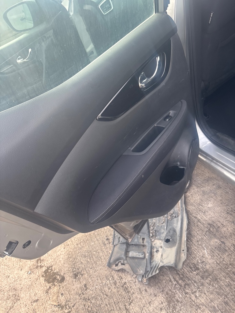 [EPE-124450] Panel de puerta Nissan Qashqai