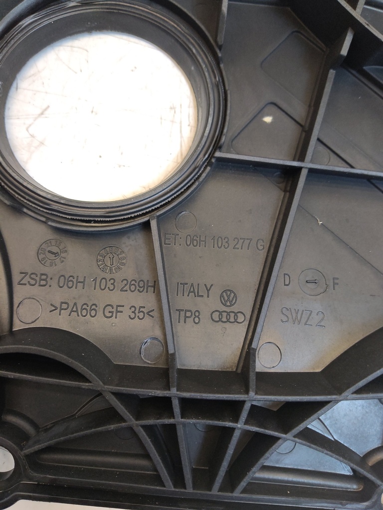 [MTD-536268] Tapa de balancines Audi A4 2.0 TFSI