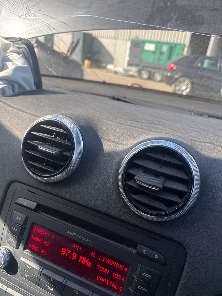[EPE-124327] Rejilla de ventilación salpicadero Audi A3