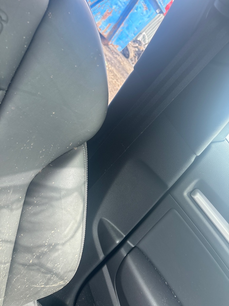 [EPE-124204] Embellecedor pilar B inferior izquierdo Audi A3 2019