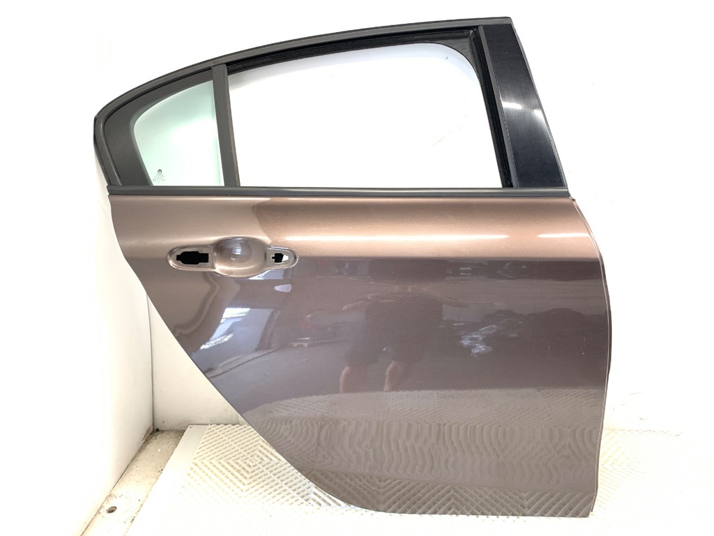 [STARK-909986] Puerta trasera derecha FIAT TIPO sedan (356_) 2015-2022