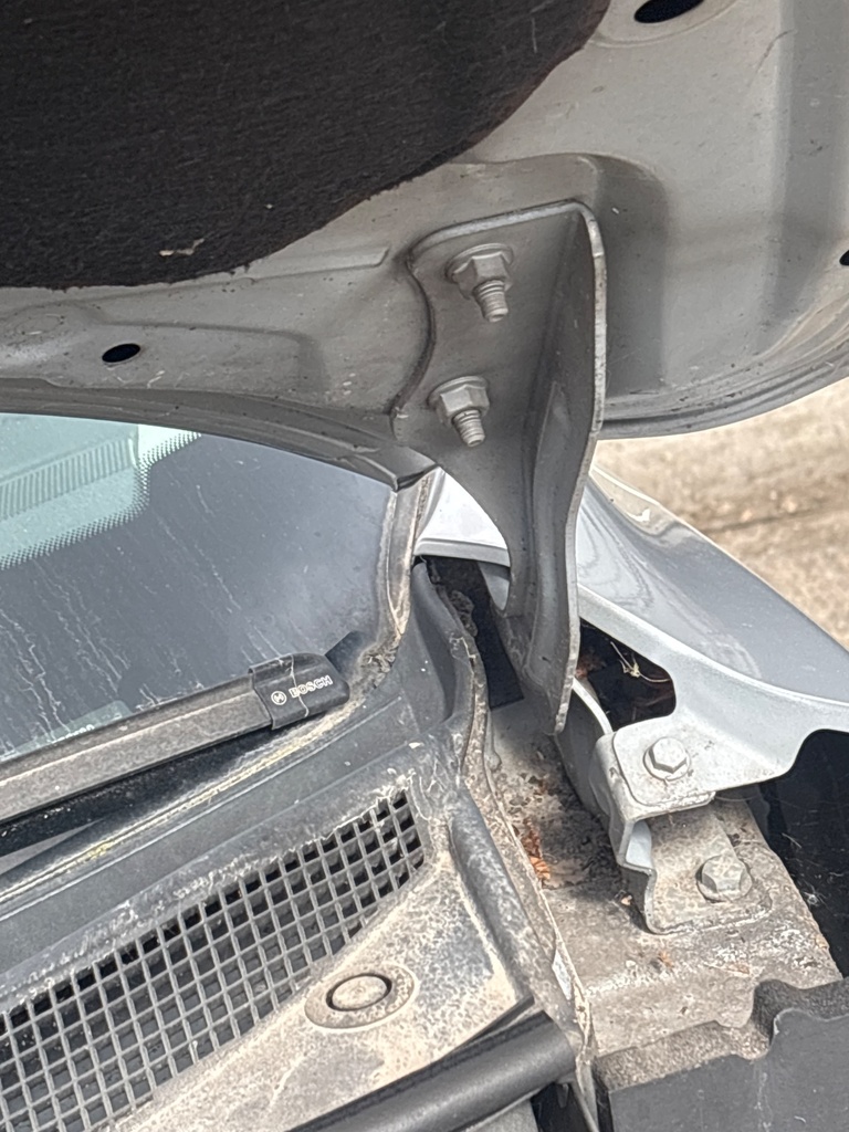 [EPE-124382] Bisagra de capó izquierda Nissan Qashqai (2013-2018)