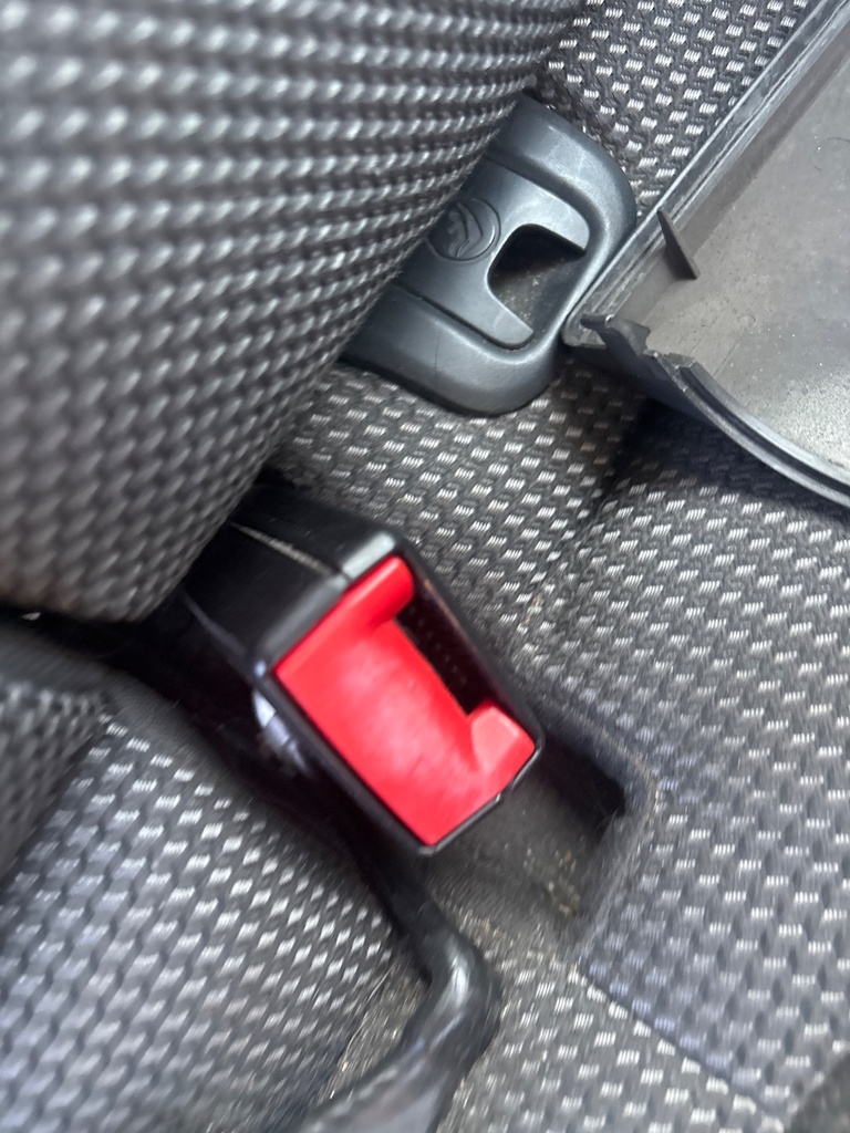 [EPE-124378] Cinturón de seguridad trasero central izquierdo Audi A3 (2009-2013)
