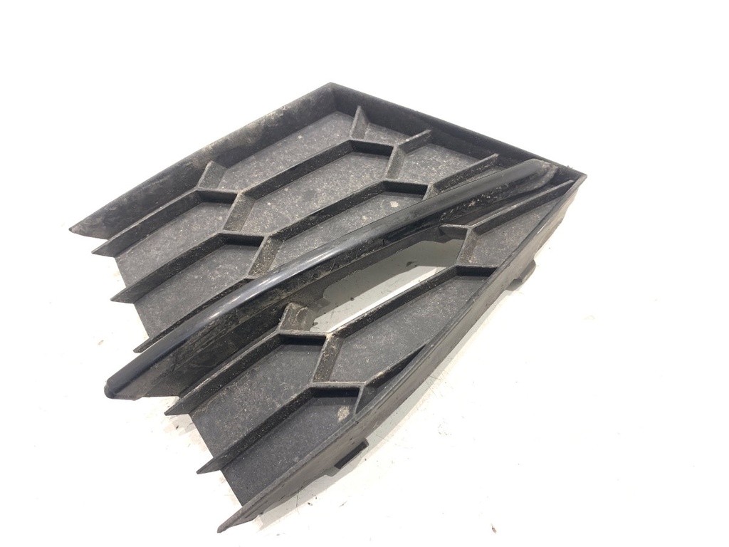 [STARK-857976] Rejilla de parachoques delantero izquierdo Skoda Superb III (3V3)