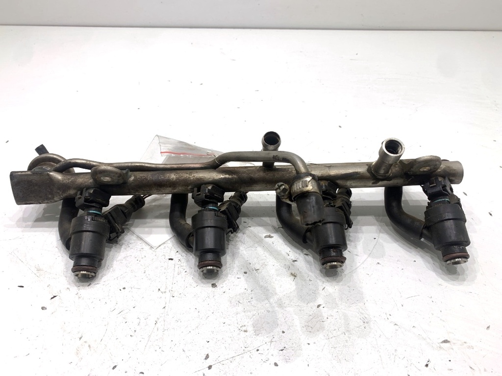 [STARK-859482] Rampa de inyección BMW Serie 3 Touring (E46)