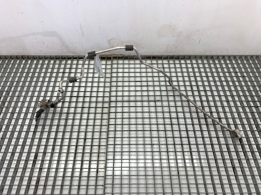 [STARK-859875] Tubo de aire acondicionado VW Golf V