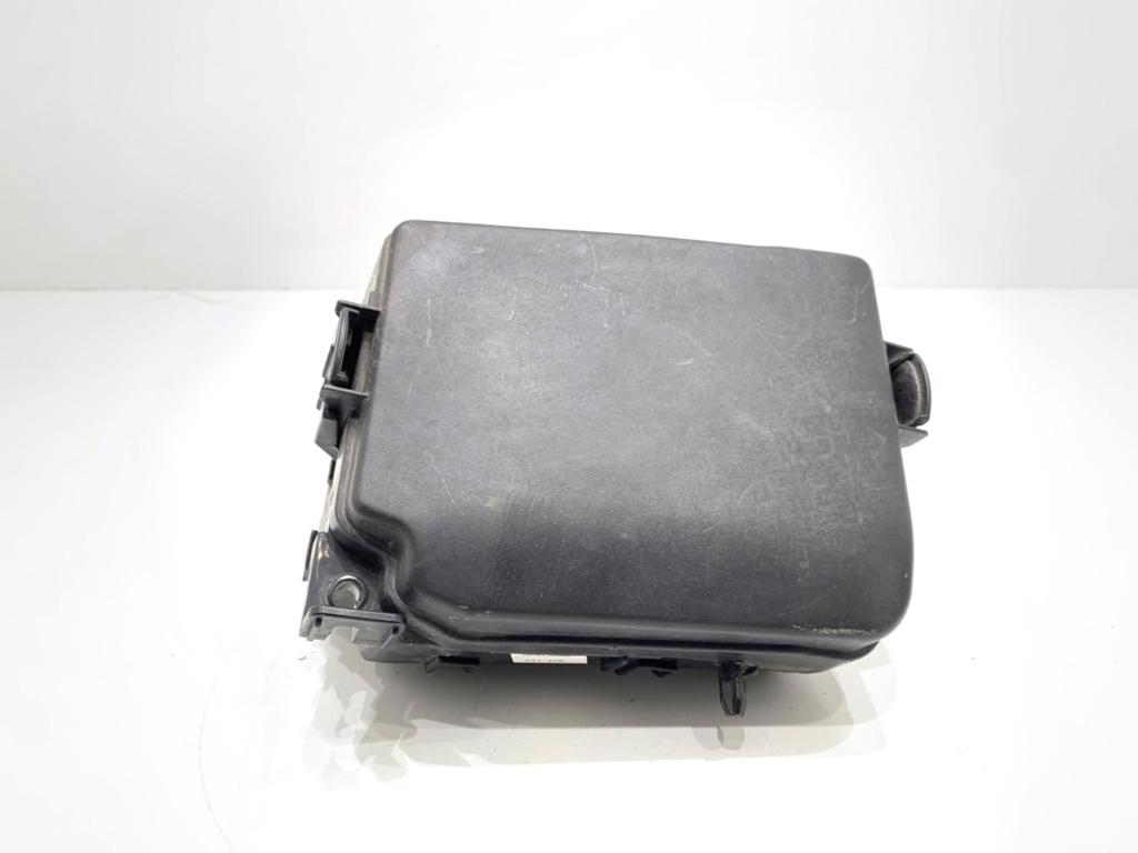 [STARK-861080] Caja de fusibles Kia Cee'd Sportswagon (JD)