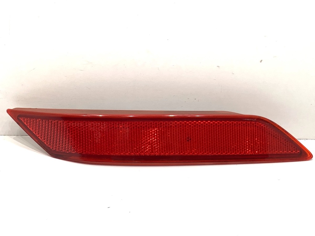 [STARK-861758] Piloto de parachoques trasero derecho Mazda CX-9 (TC)