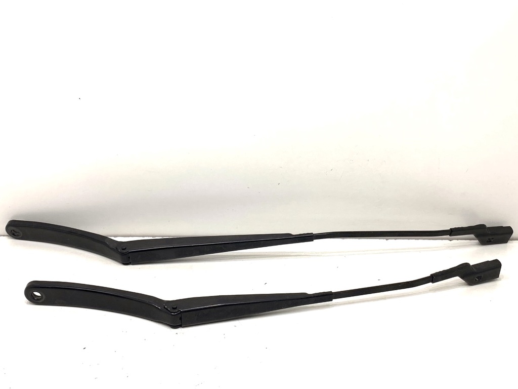 [STARK-862050] Brazo de limpiaparabrisas delantero Ford Focus IV Turnier