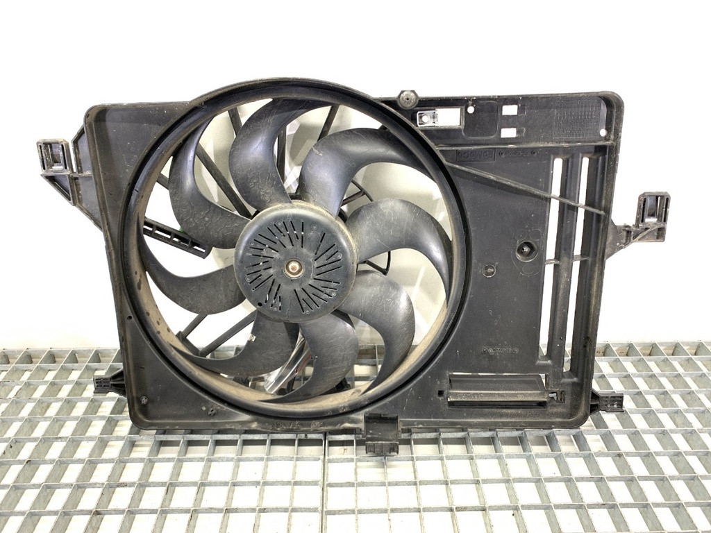 [STARK-862993] Electroventilador Ford Focus III Turnier