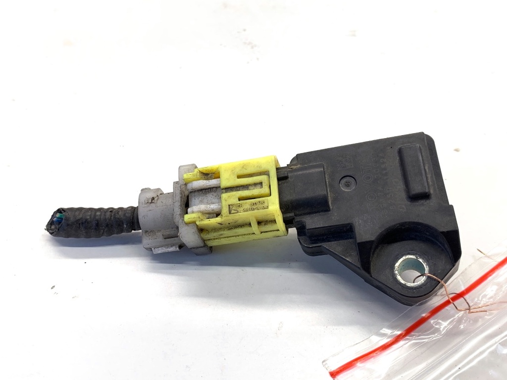 [STARK-863794] Sensor de impacto Lexus IS III (_E3_)