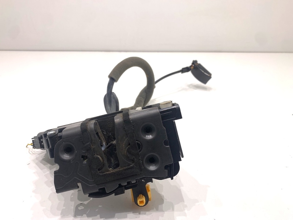 [STARK-864338] Cerradura de puerta trasera derecha Ford KA+
