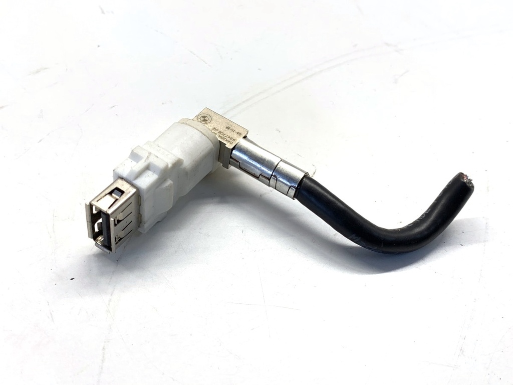 [STARK-864820] Puerto USB BMW X5 (G05, F95)