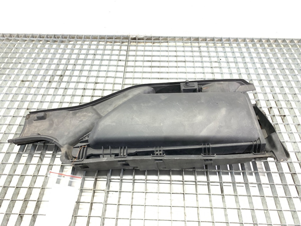 [STARK-865023] Caja de filtro de aire BMW 5 Touring (E61)