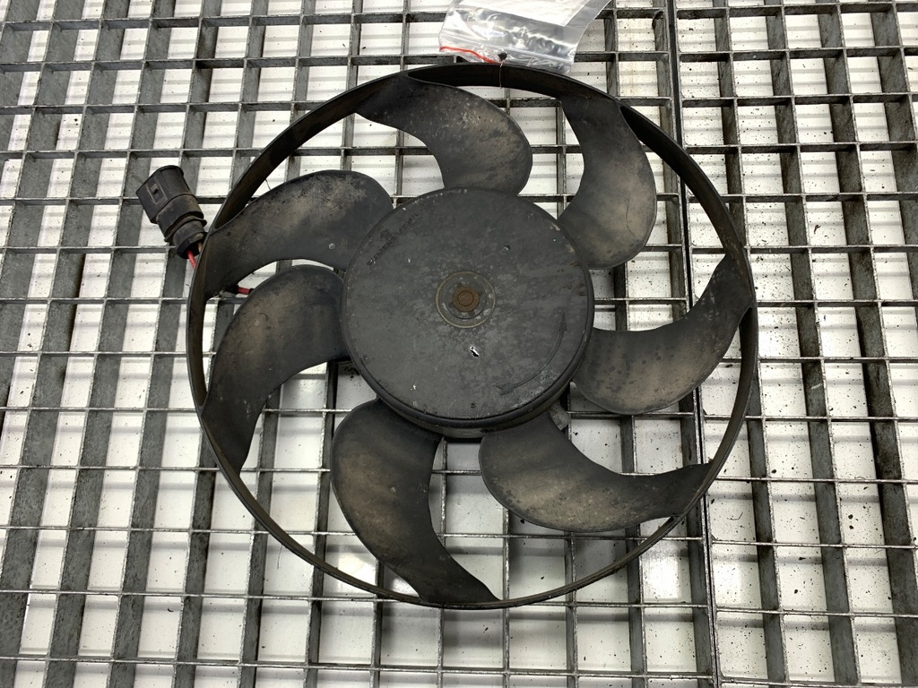 [STARK-865665] Electroventilador de aire acondicionado VW Touran