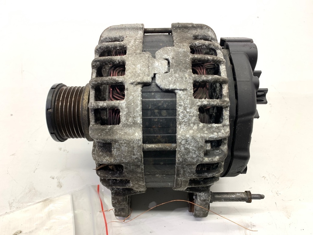 [STARK-808797] Alternador VW Golf VII Variant 1.6 TDI 81 kW (03L903023K)