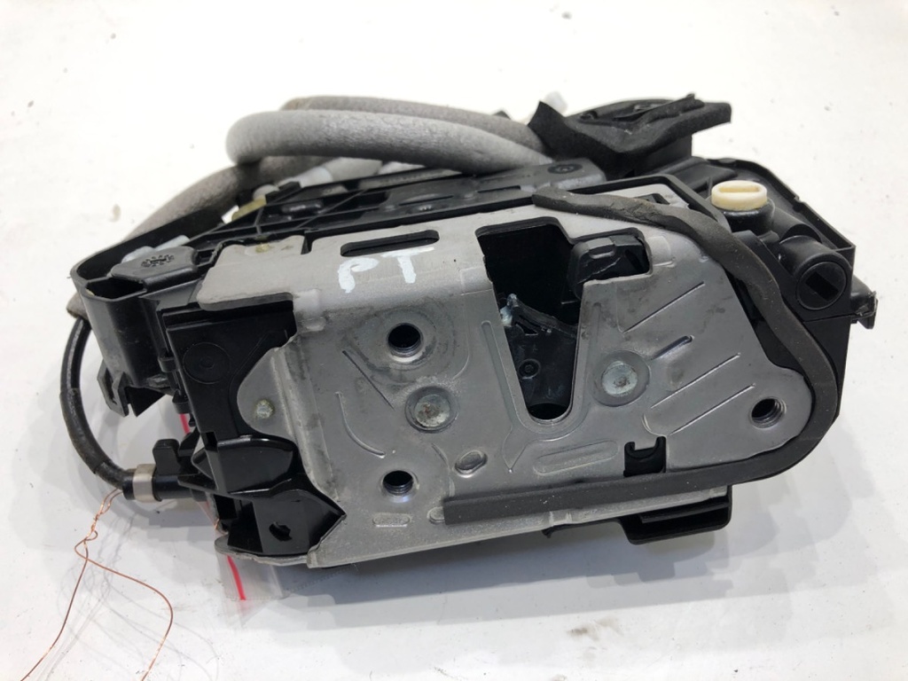 [STARK-876611] Cerradura de puerta trasera derecha Cupra Formentor (KM7)