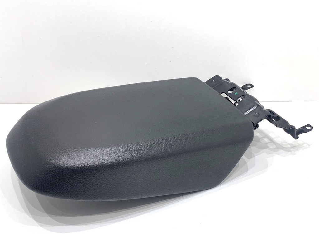 [STARK-876790] Reposabrazos Ford Kuga II (DM2)