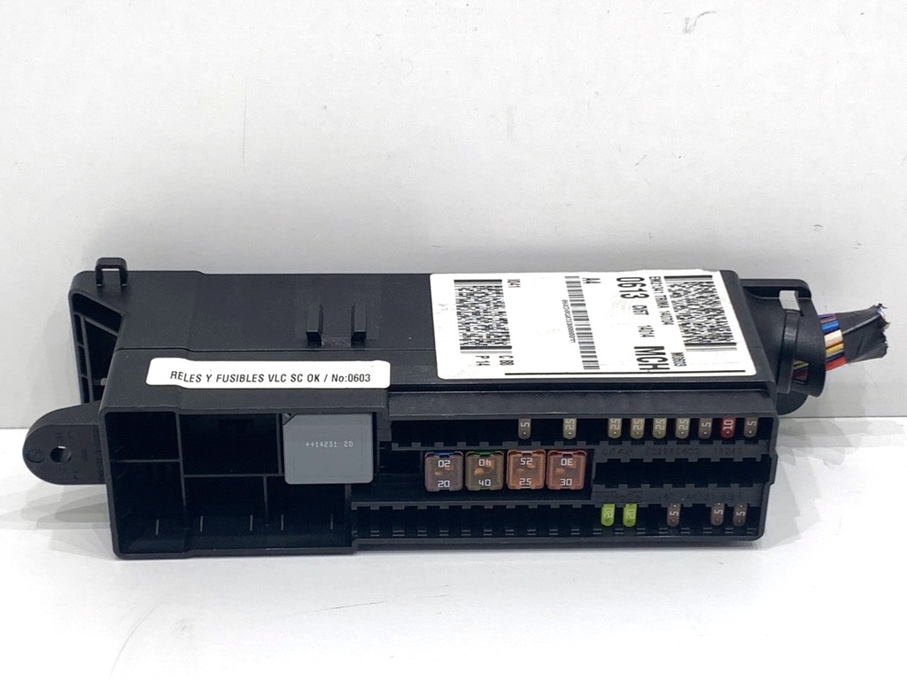 [STARK-876870] Caja de fusibles Ford Kuga II (DM2)