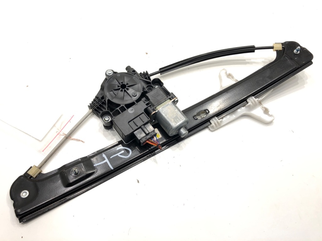 [STARK-877618] Elevalunas trasero derecho Skoda Kamiq (NW4)