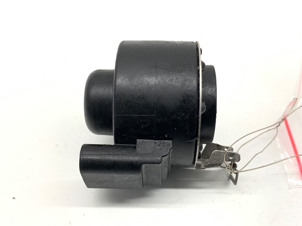 [STARK-879452] Electroválvula de agua Tesla Model Y (5YJY)