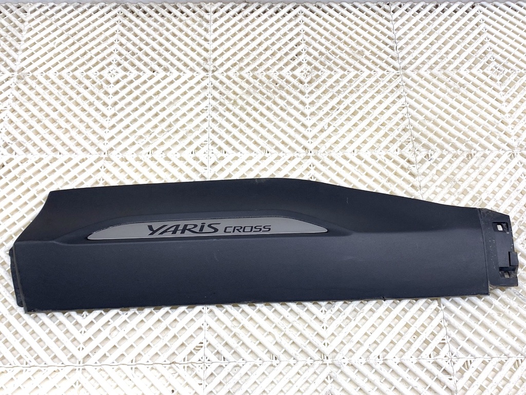 [STARK-886689] Panel de puerta trasera izquierda Toyota Yaris Cross