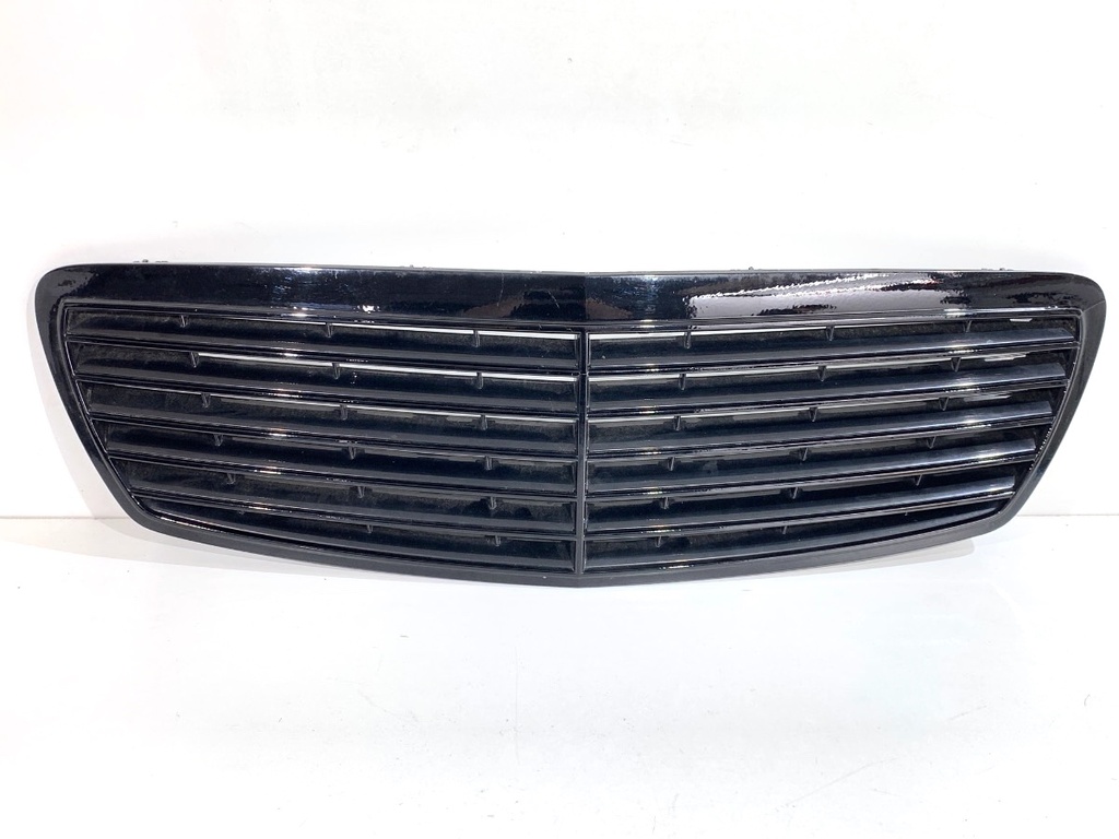 [STARK-890480] Rejilla de parachoques Mercedes-Benz Clase E S211