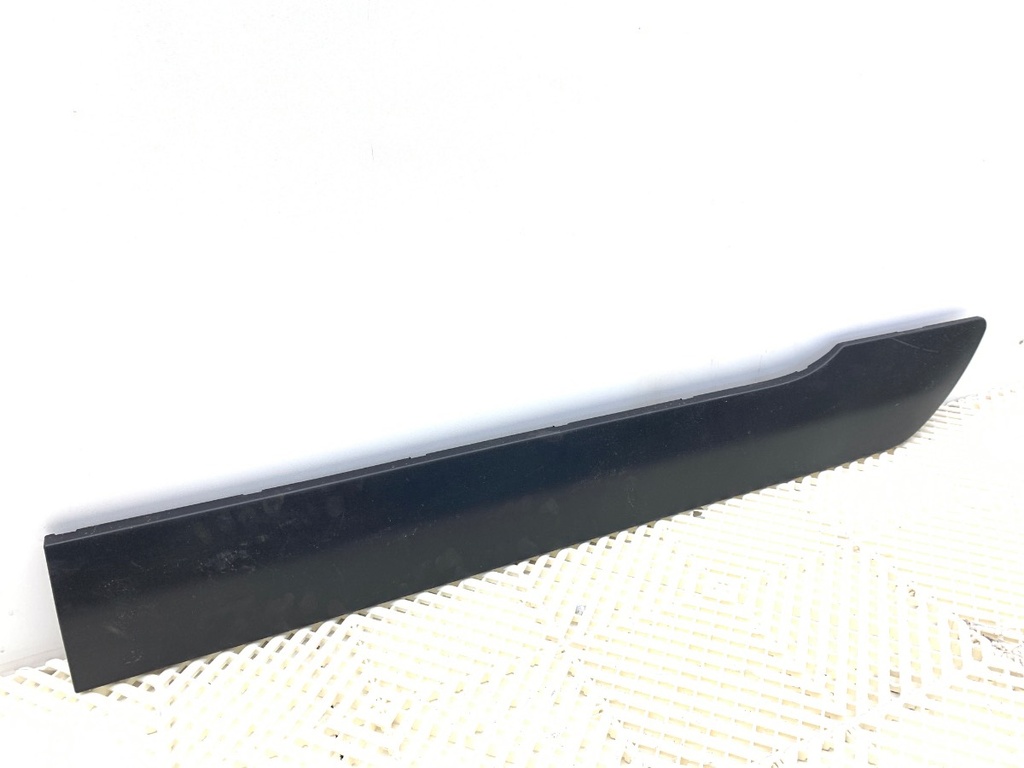 [STARK-891786] Moldura de puerta delantera izquierda Ford Transit Connect V408