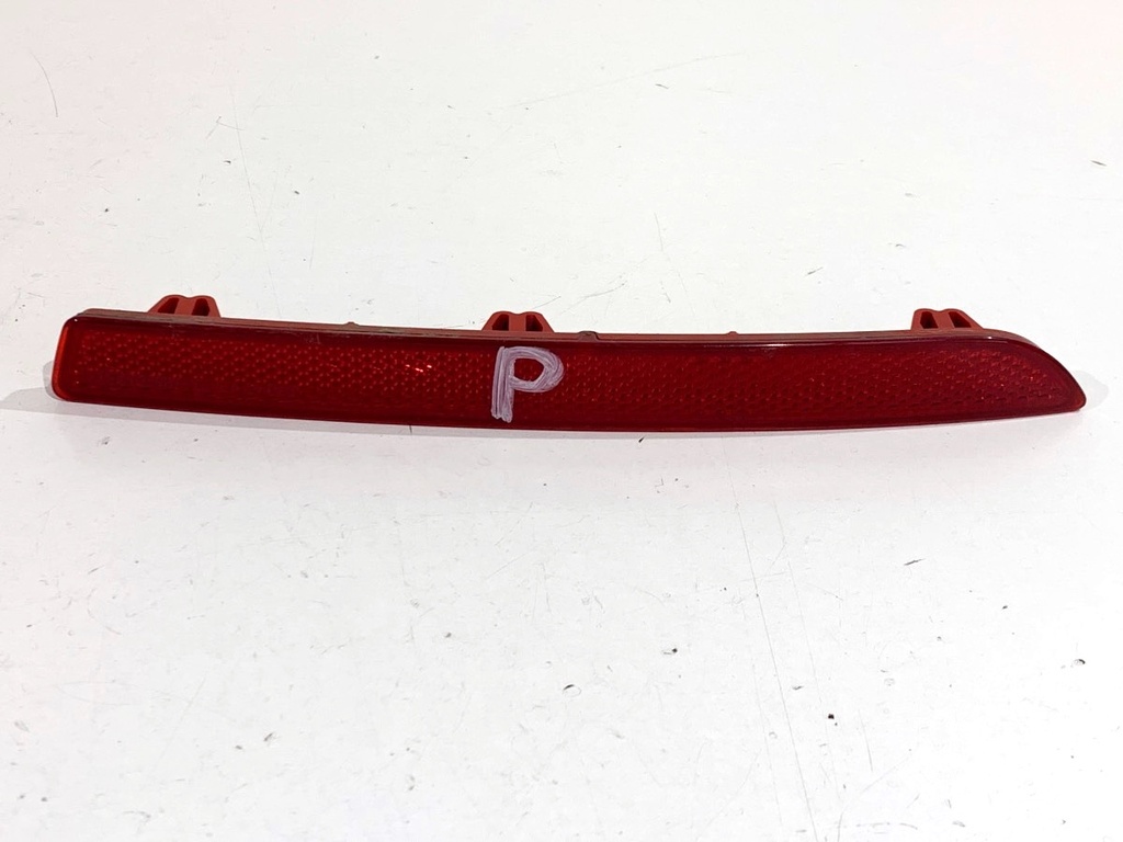 [STARK-894452] Piloto de parachoques trasero derecho BMW Serie 5 (G30, F90)