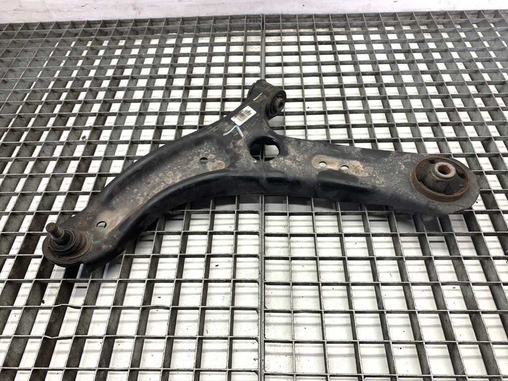 [STARK-809358] Paso de rueda delantero izquierdo HYUNDAI i20 II (GB, IB) 2014-2022