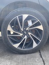 Llanta de aleación con neumático 245/45 R19 Hyundai Tucson