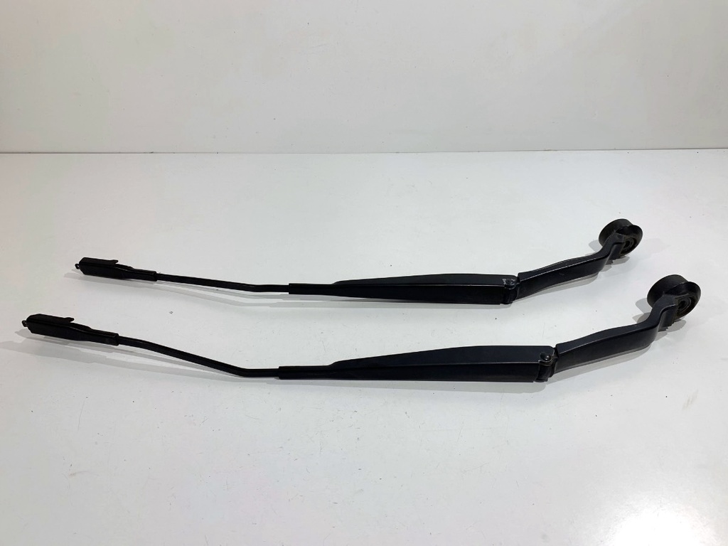 [STARK-914447] Brazo de limpiaparabrisas delantero Ford Kuga II (DM2)