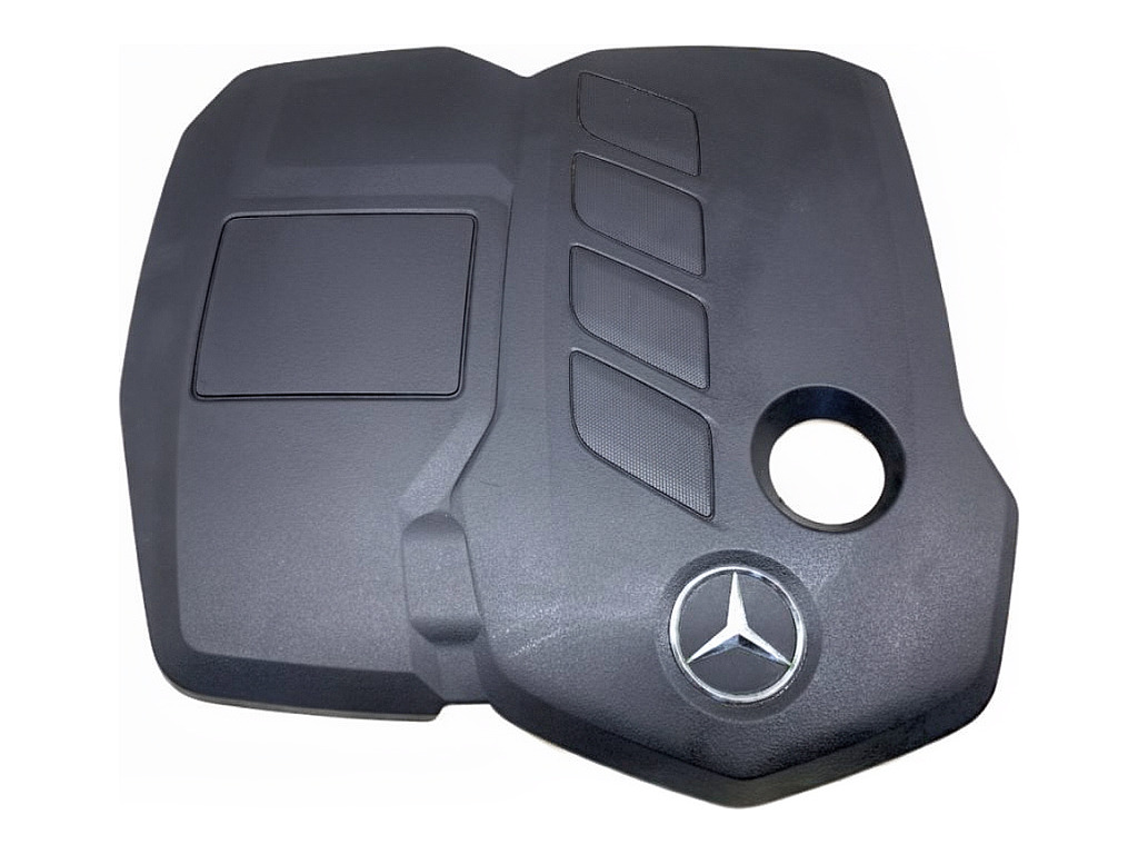 [STARK-924984] Tapa de motor Mercedes-Benz Clase C (W205)
